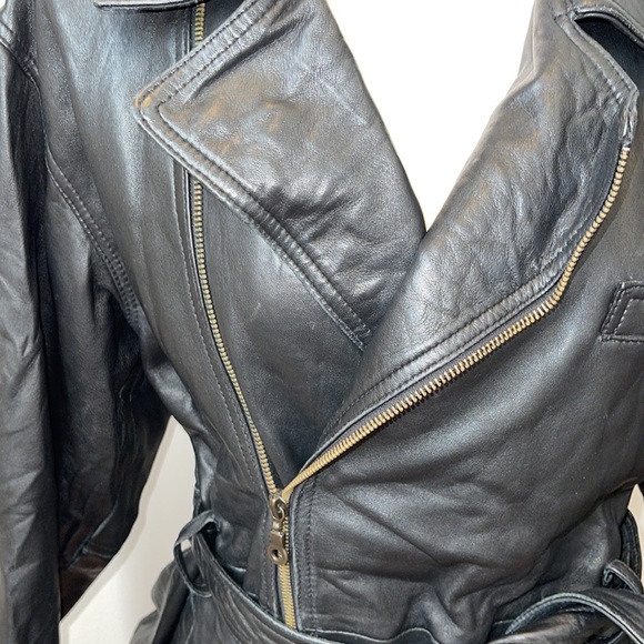 Vintage Belted Leather Jacket - Picture 6 of 16